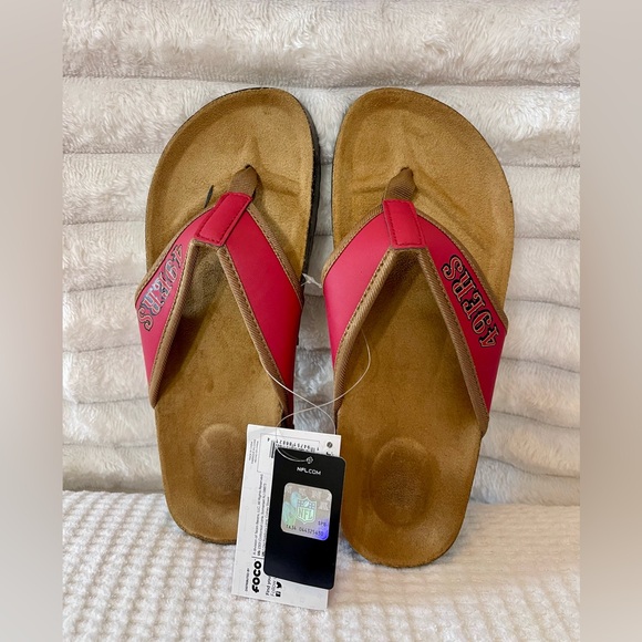 NFL 49ers Red and Tan Flip Flops by FOCO (Forever Collectibles); Size: Small main image 5